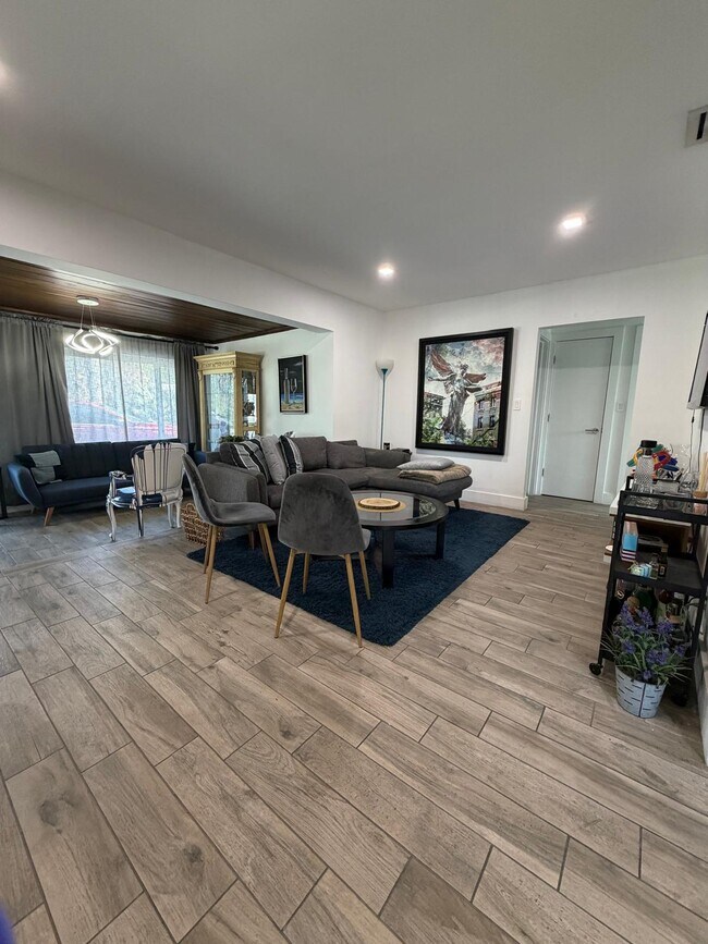 Photo - 1531 NE 15th Ave