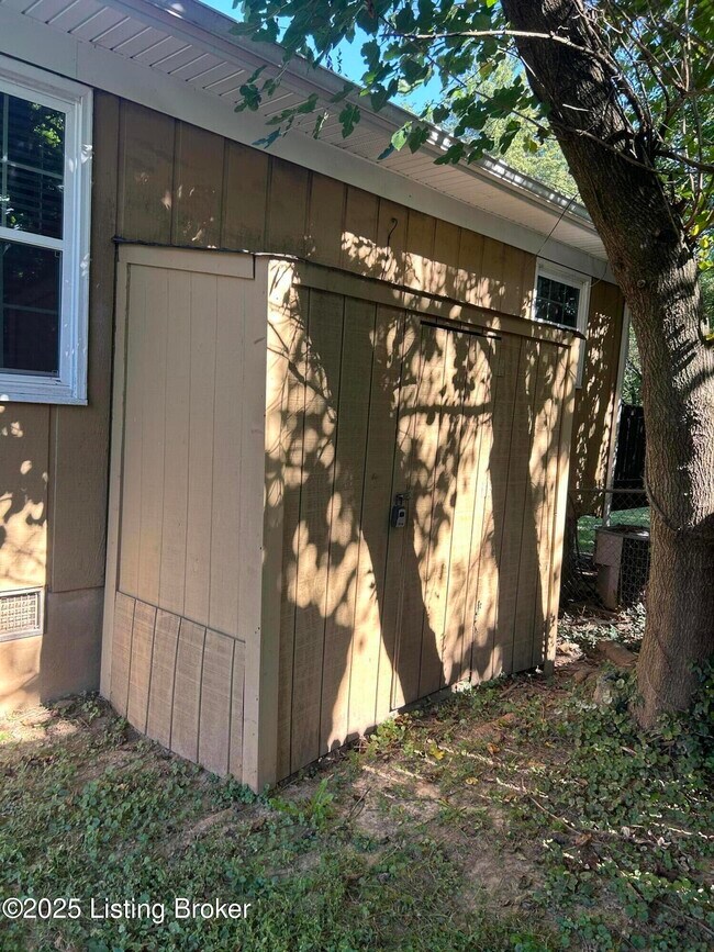 5209 Fisherman Ct