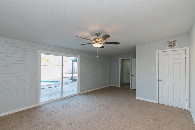 Photo - 3336 E Hubbell St