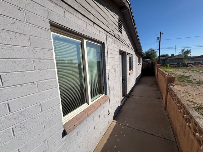 Photo - 1 Bedroom - 1 Bath -  Plus Office - 795 Sq. Ft. - Duplex - Chandler