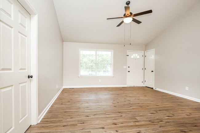 Photo - 300 Southlake Dr