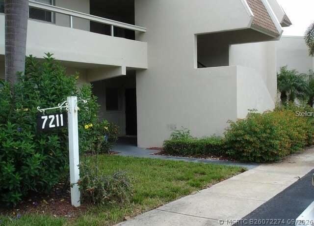 Building Photo - 7211 W Country Club Dr N Unit 135