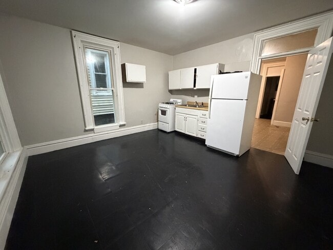 Building Photo - 508 W Marion St Unit A