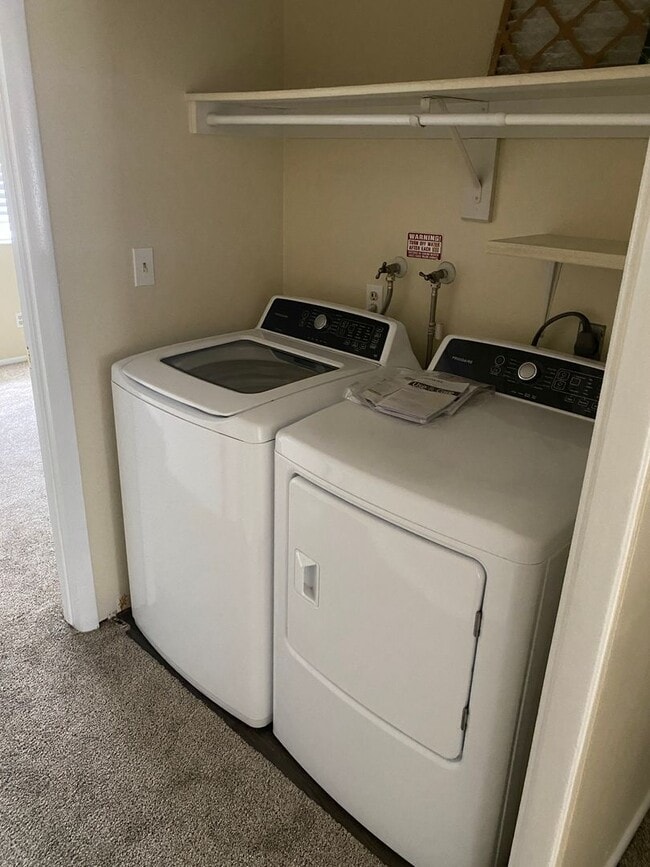 Photo - 2 Bedroom 1.5 Bathroom Townhome in Dixie Downs!