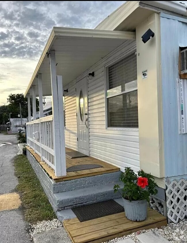 Building Photo - 36 Coconut Ave Unit #2 Rental