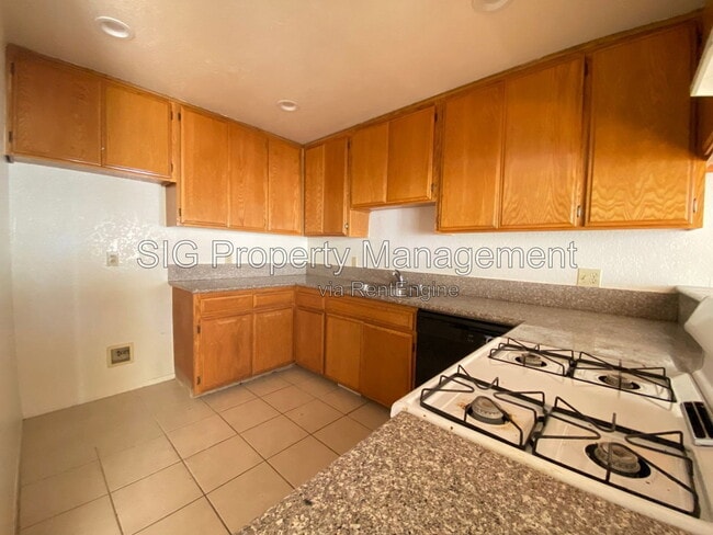 Photo - 10318 Commerce Ave
