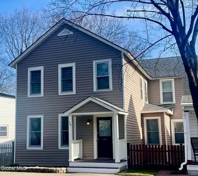 Building Photo - 110 Van Dam St Unit 1