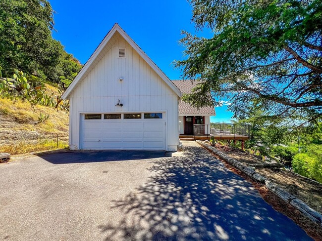 Building Photo - Stunning Alta Heights Hillside Home with Panoramic Views & Expansive Deck