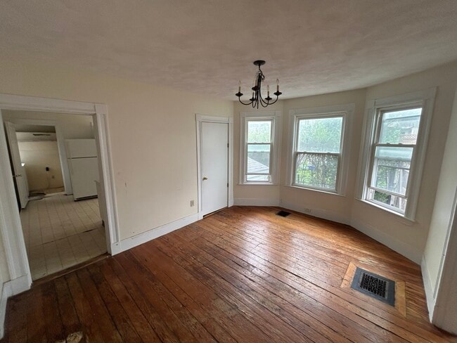 Building Photo - 27 Albion St Unit 27R Rental