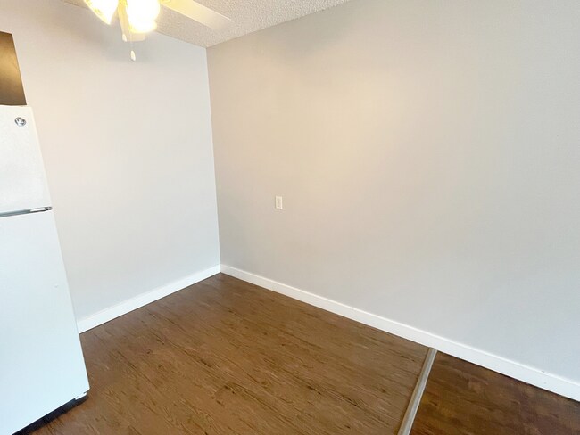 Photo - MacDonald Place Apartments