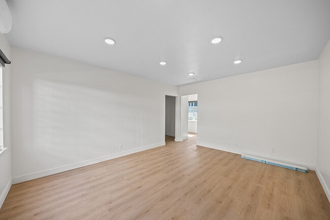 Photo - 426 S Los Robles Ave Unit C