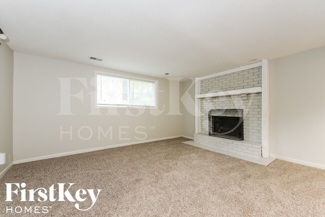 Photo - 5905 NW Whispering Oaks Ln