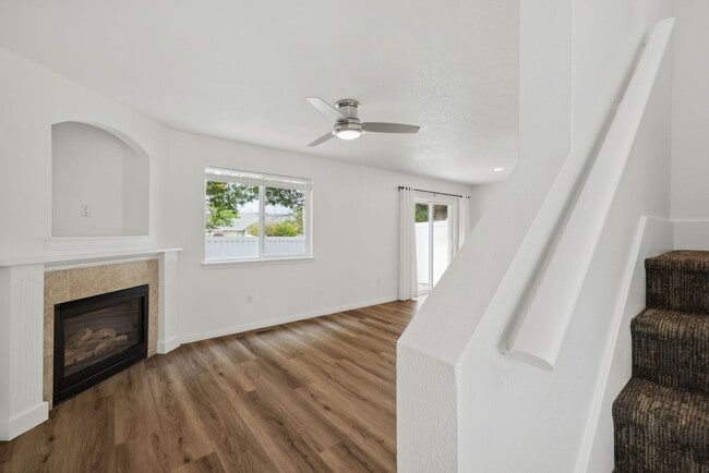 Photo - 3 Bedroom Kuna home with Fenced back yard - Pets Welcome!!