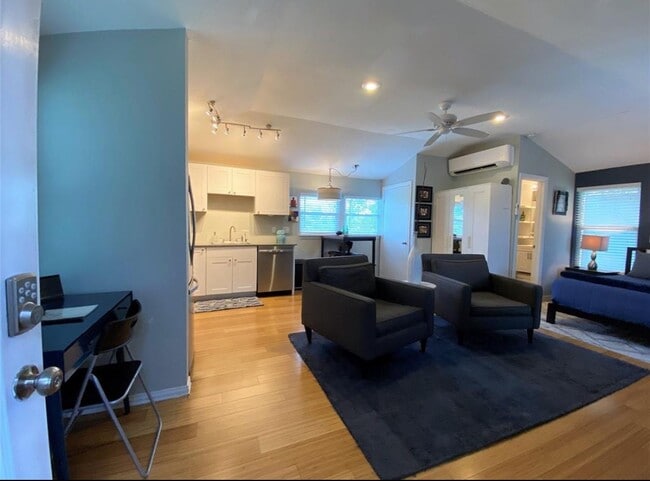 Photo - 4019 Ascot Ln