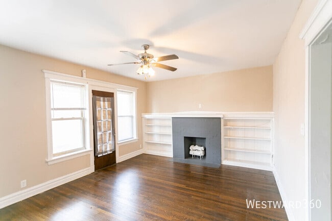 Building Photo - 5419 S Drexel Ave Unit 3
