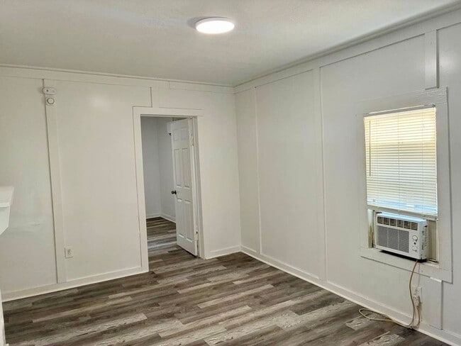 Photo - 6th St Unit 121