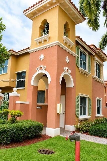 Building Photo - 10666 SW 7th St Unit 2106