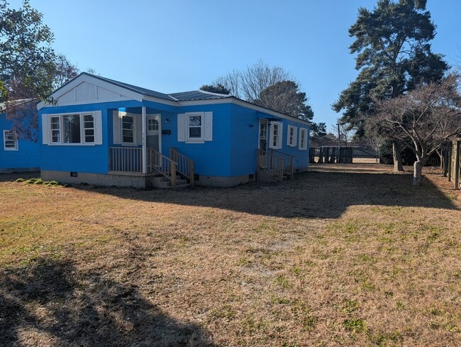 Side - 109 Luvera St