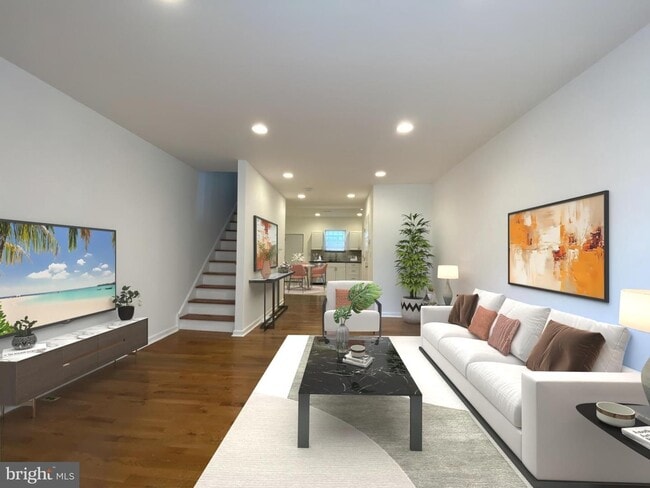 Building Photo - Updated 2-Bedroom Home with Finished Basement and Private Yard Near University City