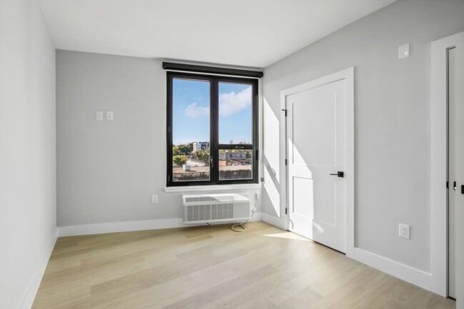 Photo - Olea by Gomes