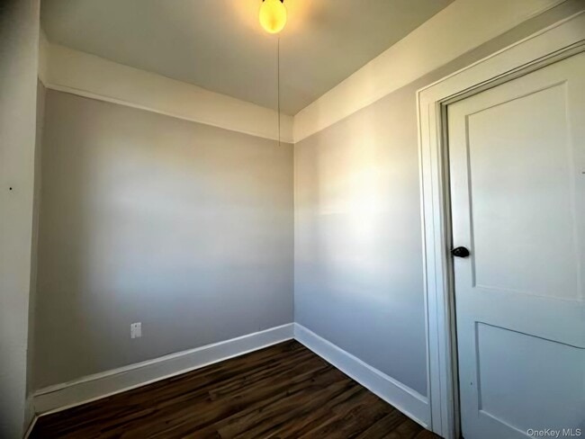 Photo - 150-18 Yates Rd