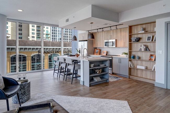 Novo Las Olas apartments — community photo