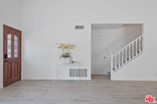 Photo - 8473 Penfield Ave