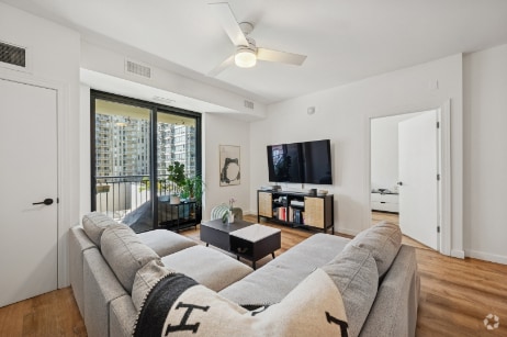 Building Photo - 451 W Huron St Unit 1011 Rental