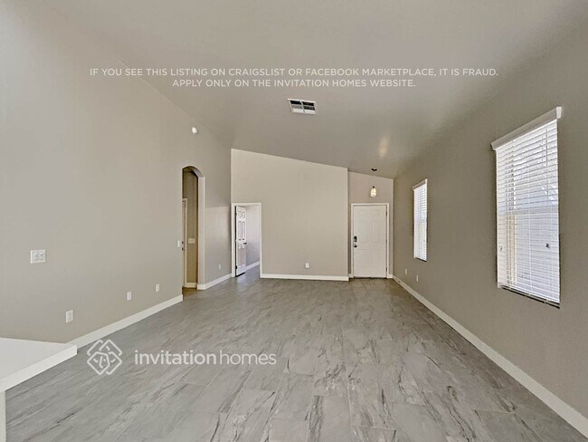 2107 S Gordon