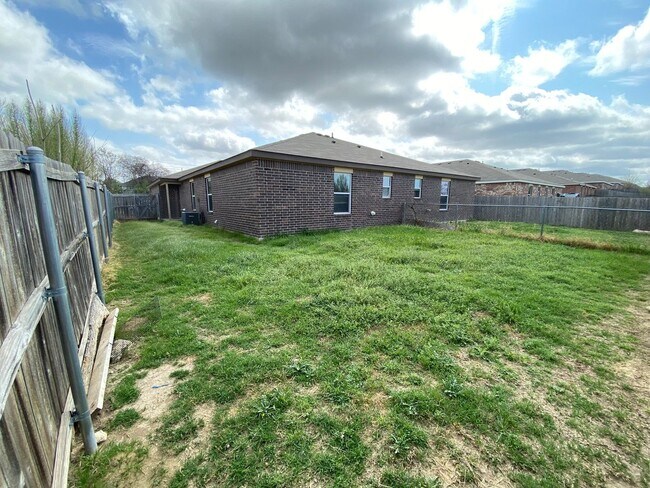 Photo - 2501 Cody Poe Rd Unidad 2501 Cody Poe Rd  B