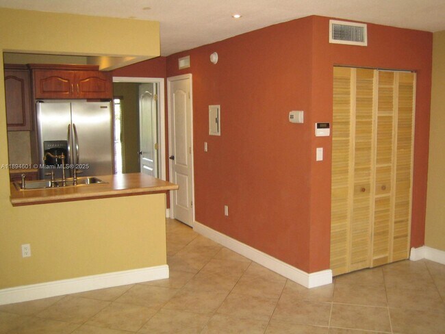 Photo - 10824 N Kendall Dr Unit S-26