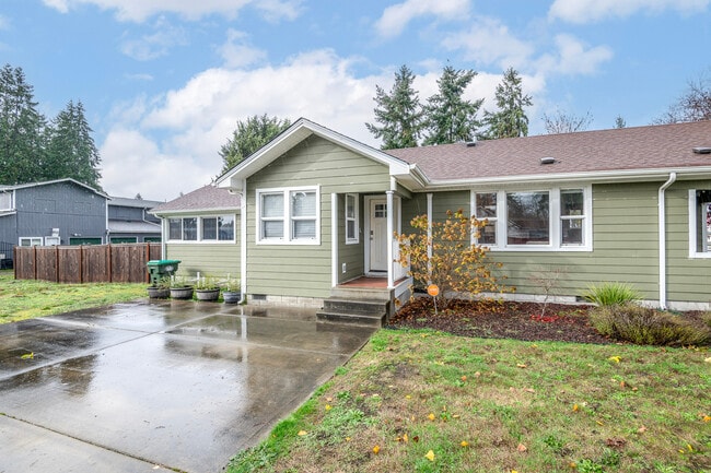 Photo - 117 Mosman Ave SW