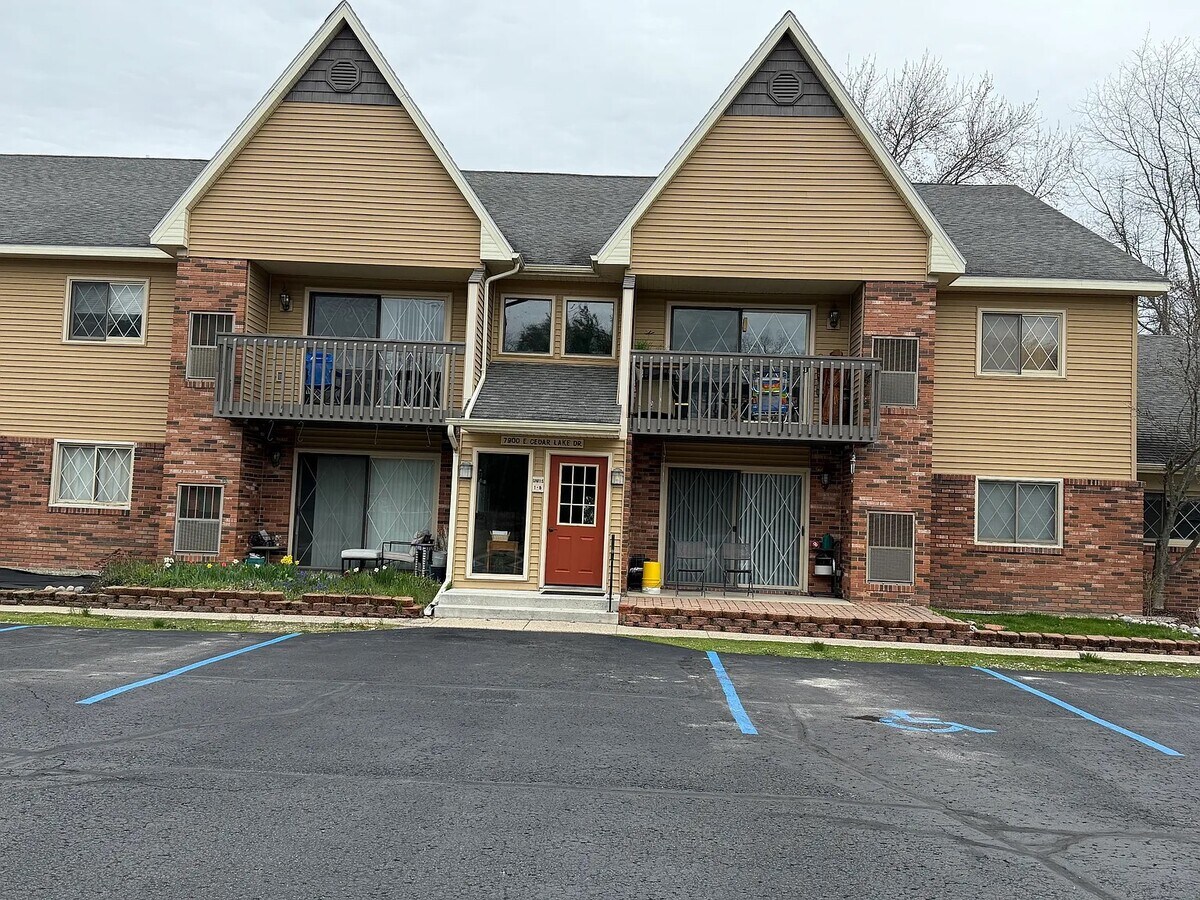 Photo - 7900 E Cedar Lake Dr