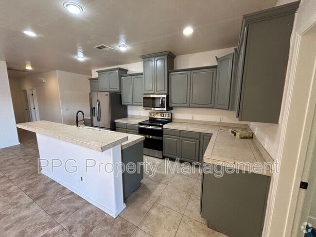 Building Photo - 15601 N Verde St Rental