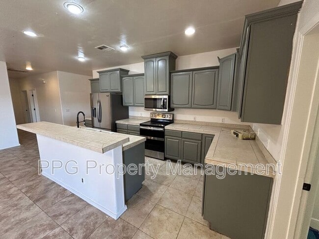 Photo - 15601 N Verde St House