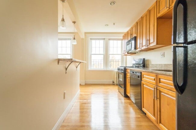 288 Chestnut Hill Ave