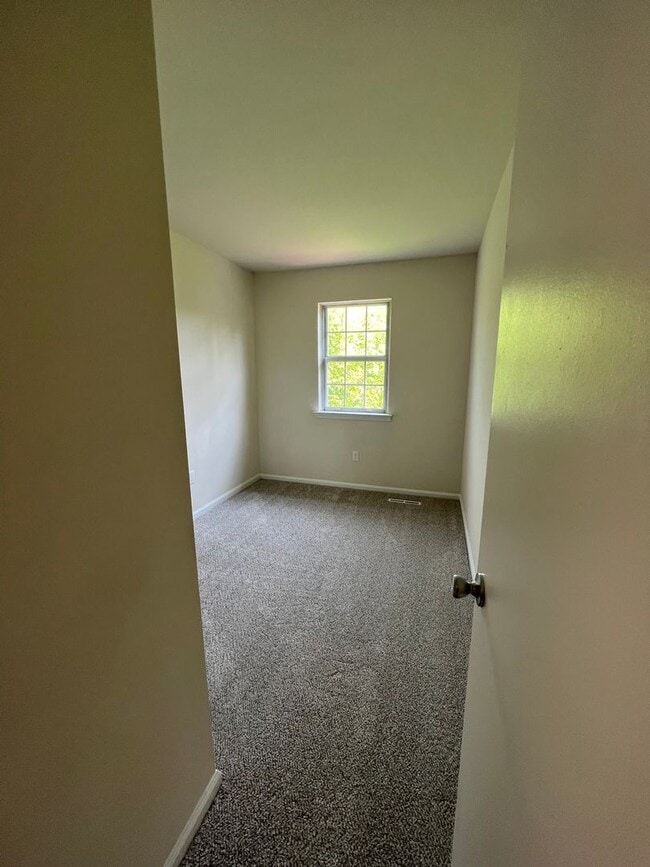 Photo - 3BR Townhome - Northampton School District