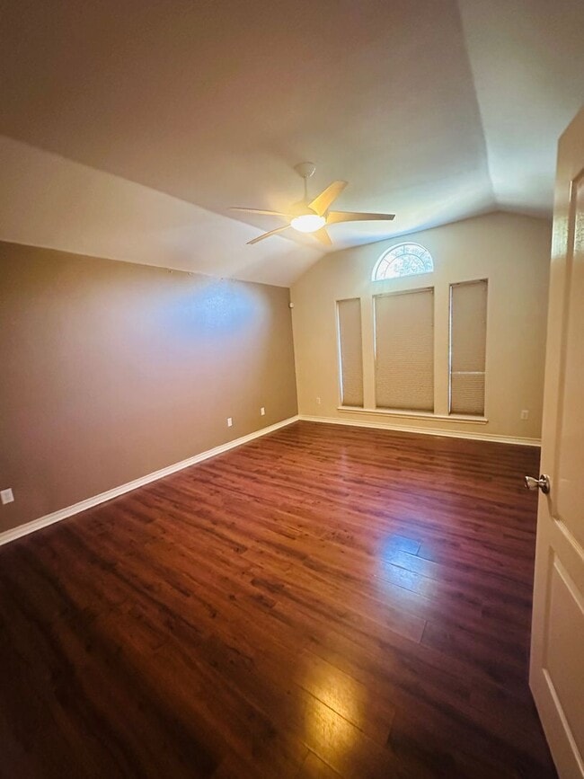 2509 Windblown Dr