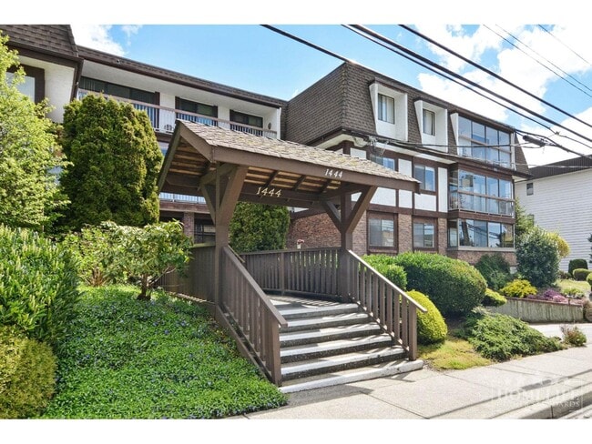 Photo - 1444 Martin St Unit 108