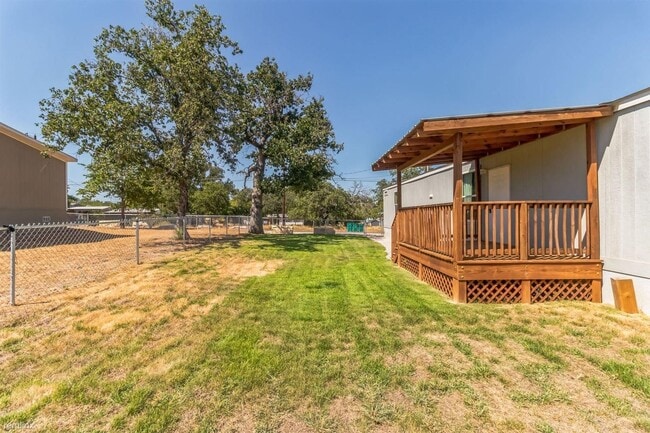 Photo - 217 E Castleshoals Dr