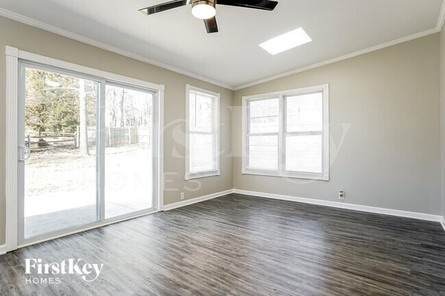 Photo - 6700 River Hills Dr