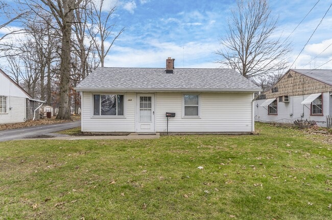 Photo - 368 Erskine Ave