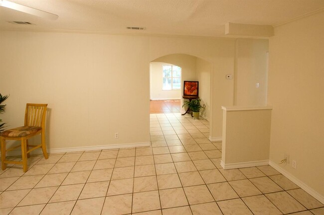 Photo - 5901 S 1st St