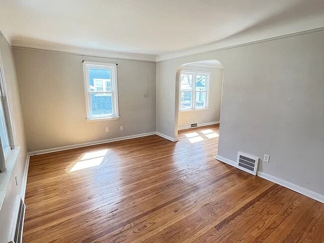 Photo - Walking Distance from Downtown!!!