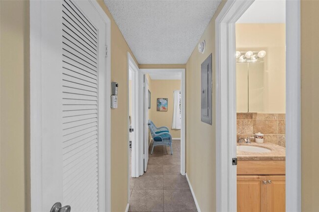 Photo - 2180 NE 67th St Unit 7217