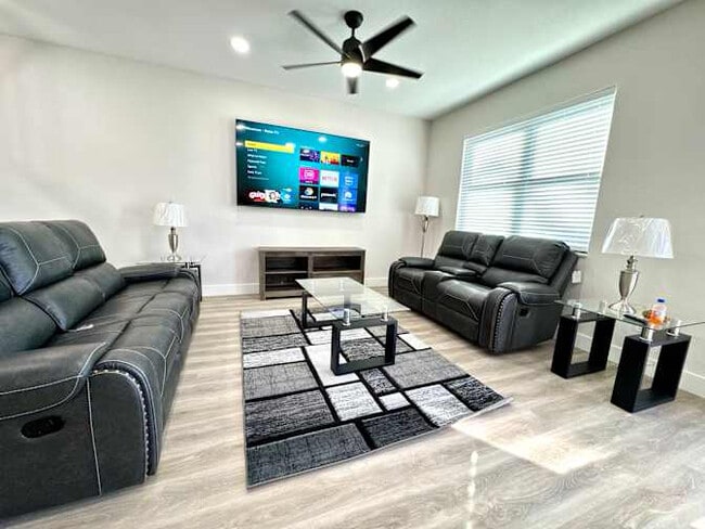 Photo - 550 Battle Ave