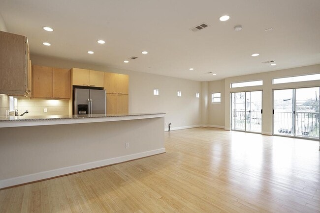 Photo - 3507 Mosley Ct Unidad C