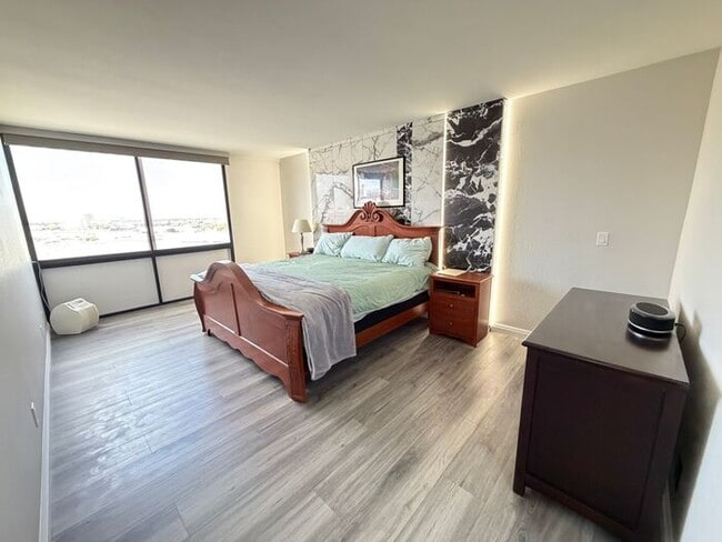 Photo - Carry Over Showing: This property has been shown before and will be rented to the first most qual...