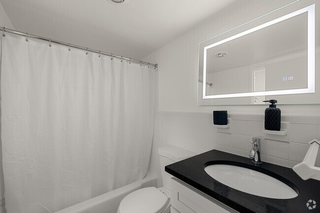 1 BD, 1 BA - 653 SF