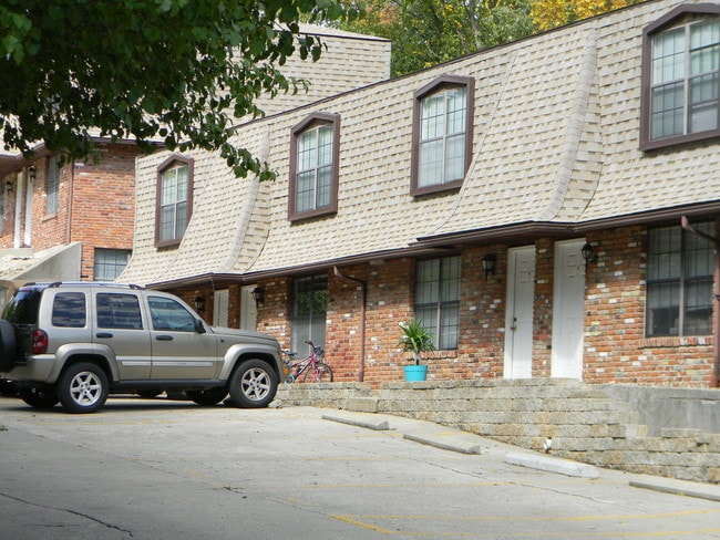 Photo - Ashland Manor Apartments & Townhouses